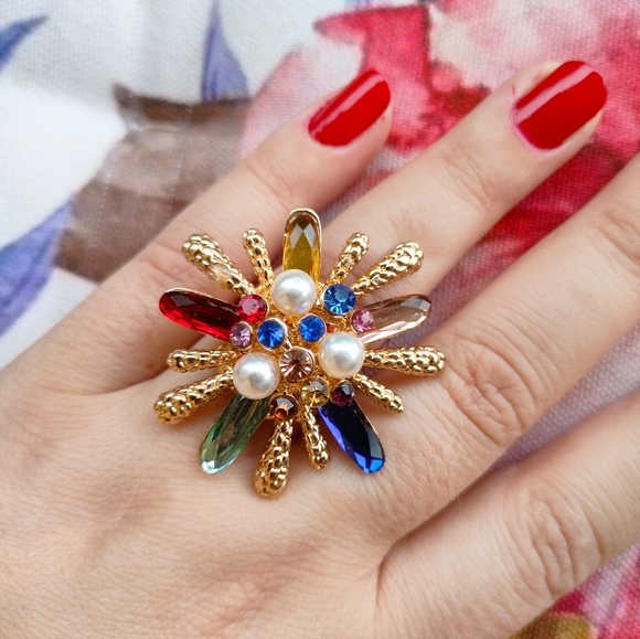 Rainbow Cocktail Daisy Ring - Picture 7 of 17